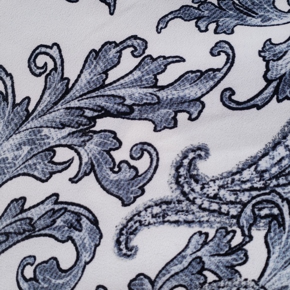 Bob Mackie Wearable Art 3/4 Sleeve V Neck White Gray Black Size Small - Picture 3 of 7